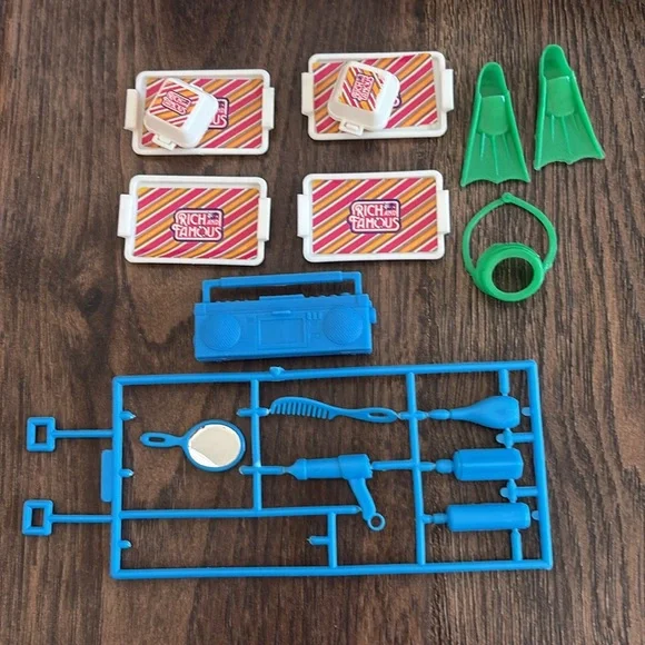 Rich and Famous Poolside Party playset for Barbie dolls - Picture 4 of 11